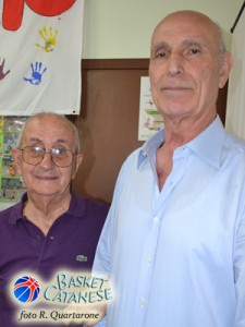 Il ragioniere Foti e Modafferi, già presidente e allenatore del Basket Giarre (foto R. Quartarone)