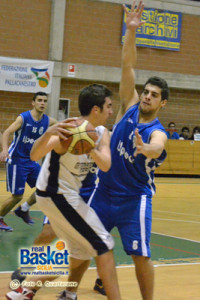 Lorenzo De Lise difende durante la finale