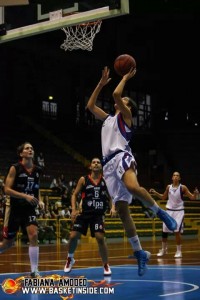 Mariam Anechoum durante la gara d'andata contro Ariano Irpino (foto Fabiana Amodeo)