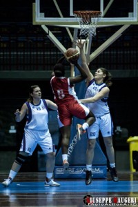 Accolla e Quadarella affrontano Onugha (foto G. Maugeri)