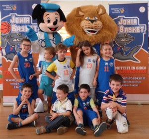 Alcuni dei piccoli minicestisti (Jonia Basket)