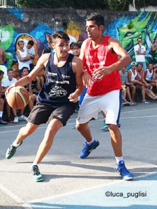 Florio contro Marino al torneo Who's Got Next 2015 (foto Luca Puglisi)