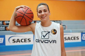 Carolina Pappalardo in maglia Dike Napoli