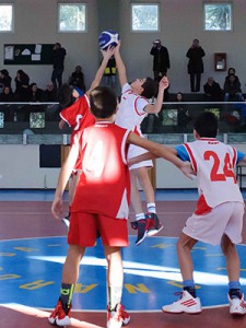 Il salto a due di Aci Catena-Olimpia Battiati (foto G. Gumina)